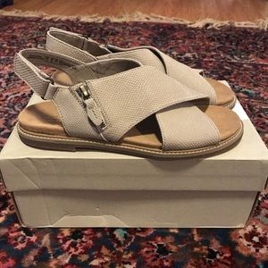 Clarks Corsio Calm Flats
